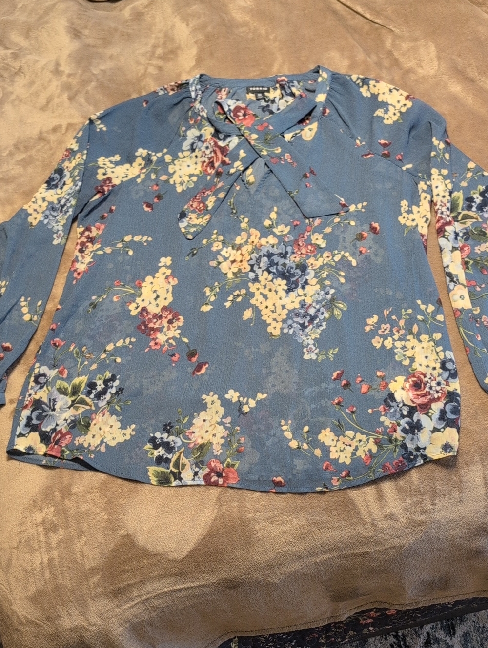 torrid Blue Floral Tie-Neck Blouse with Long Sleeves Size 00